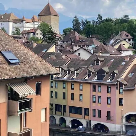 Lachenal, Centre, Balcon Avec Vue Chateau