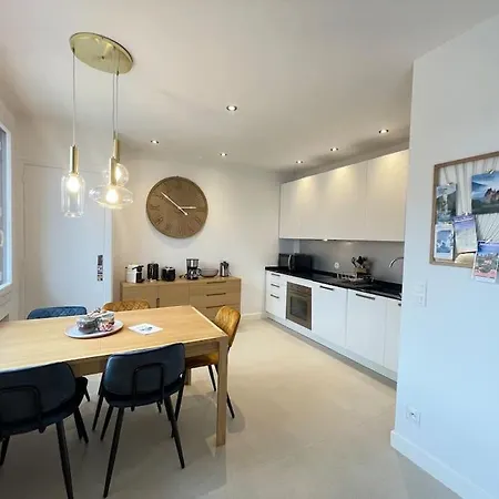 Lachenal, Centre, Balcon Avec Vue Chateau Апартаменты *